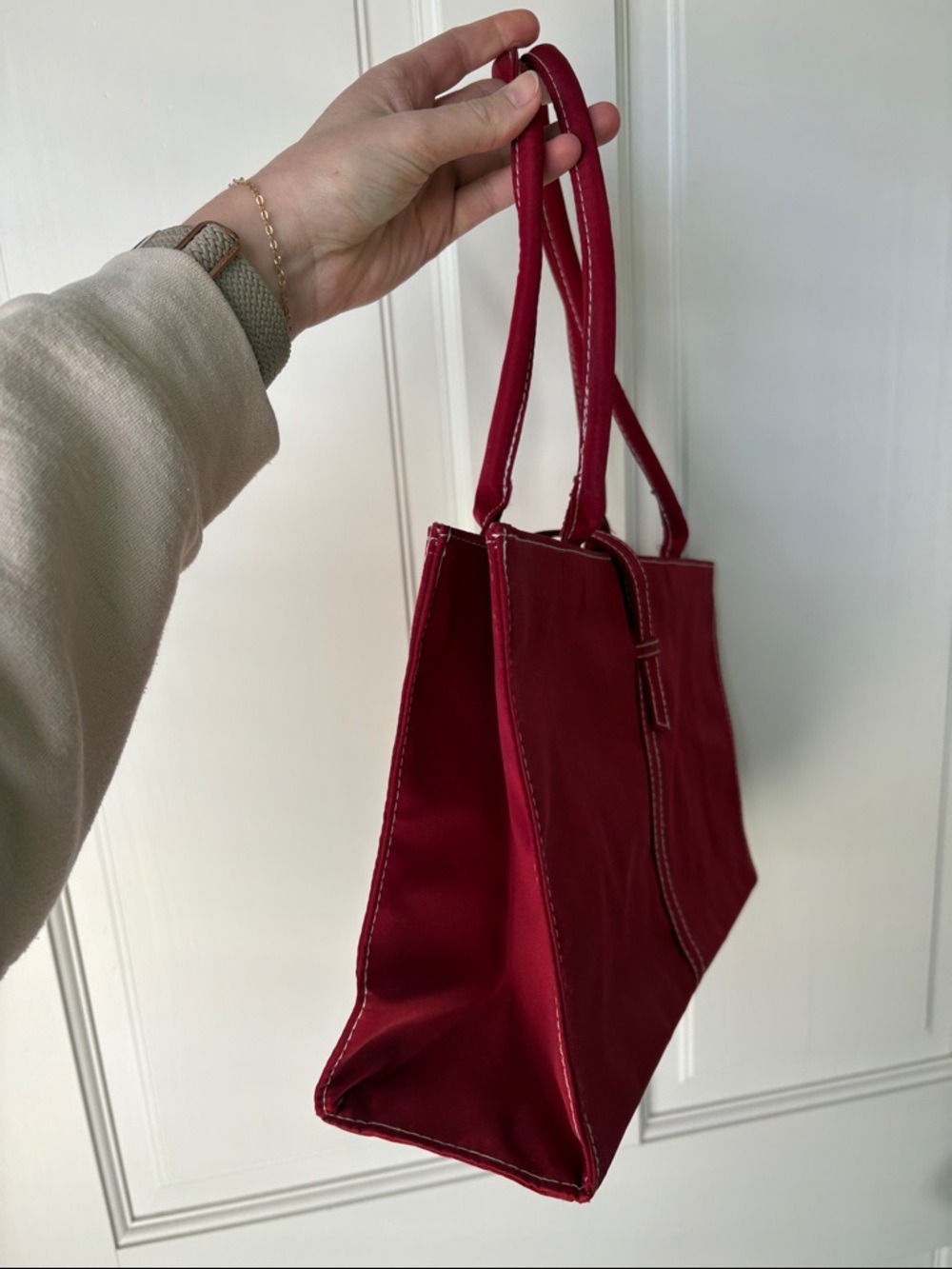 Red Tote Bag with White Stitching Shoulder Bag - Picture 5 of 6